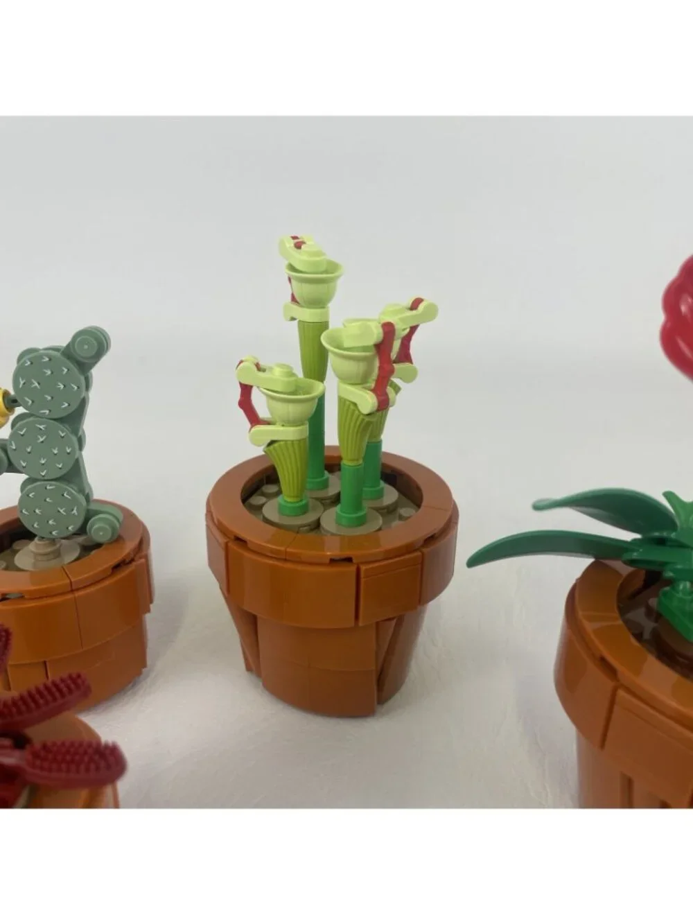 Lego Botanical Collection Tiny Plants Set 10329 Building Toy Cactus Succulents